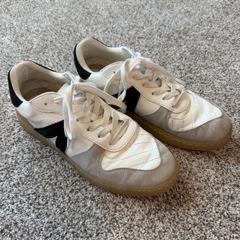 MIA “Vesta” Retro Sneakers – Women’s Size 10 – White/Black Gum Sole